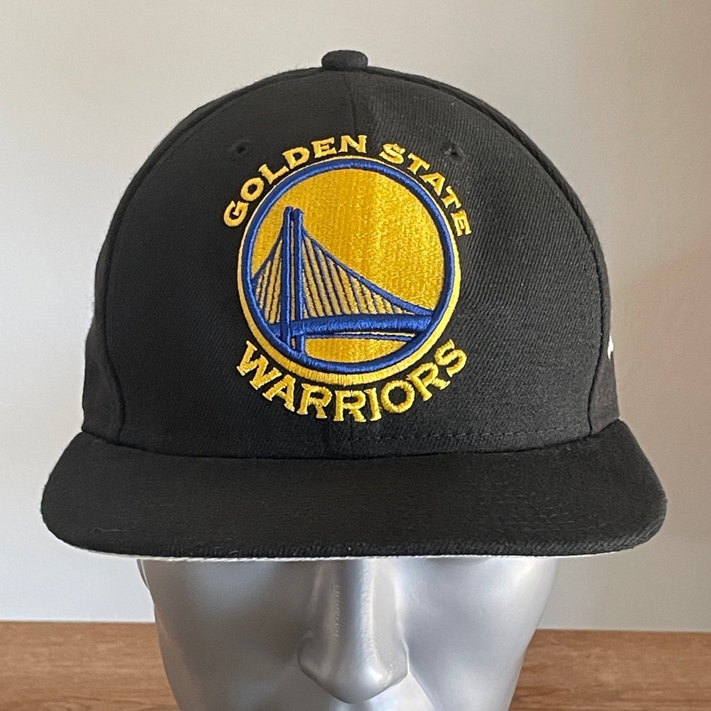 New Era Golden State Warriors hat in excellent condition!